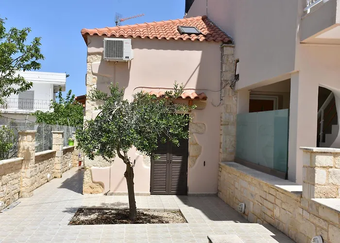 Дом отдыха Stefanie's House *